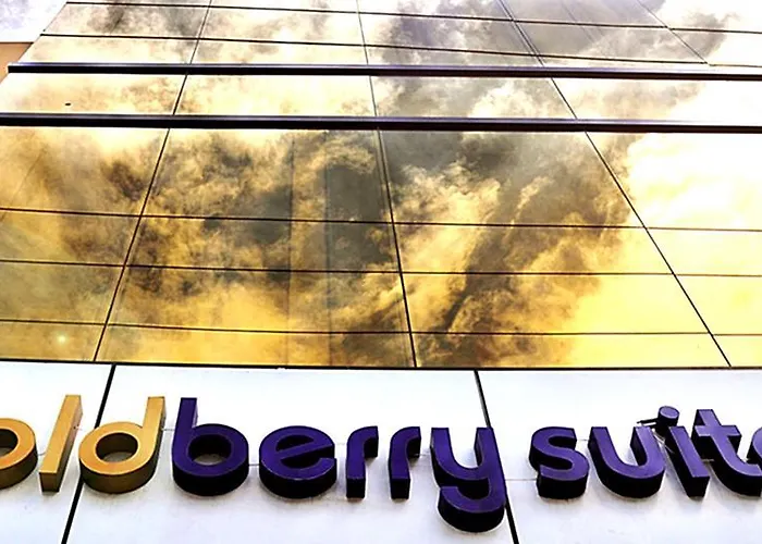 Goldberry Suites & Hotel Mactan